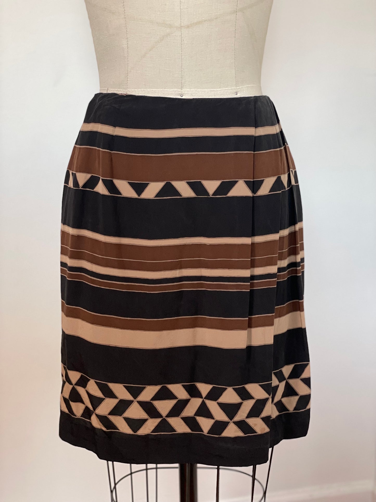 Liz Claiborne Skirt (Size 6)