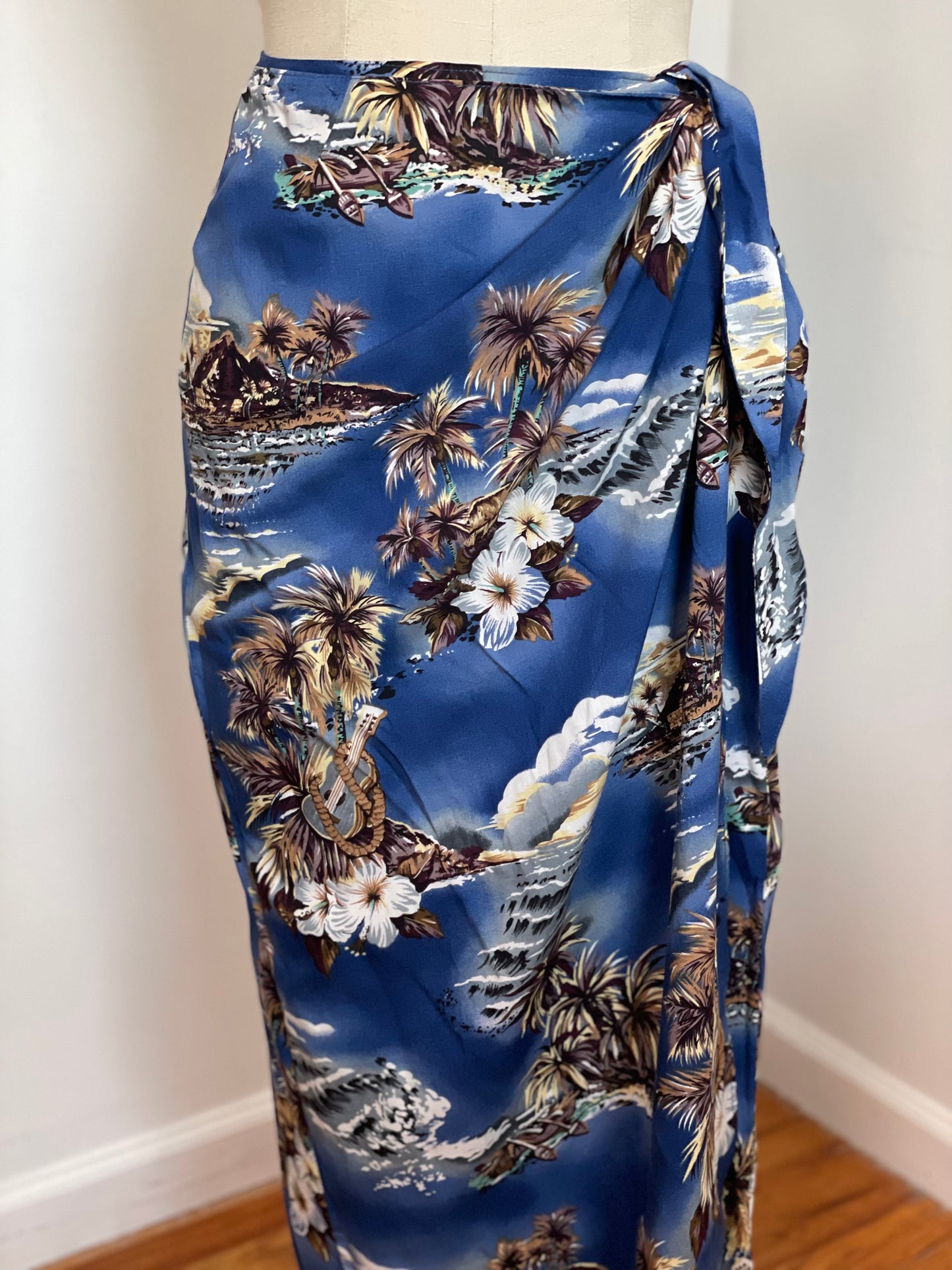 Hilo Hatties Hawaiian Wrap Skirt (Large)