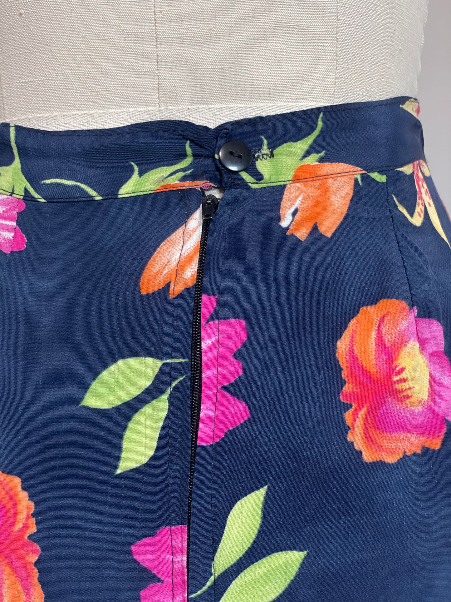 90s Navy Floral Skirt (Small)