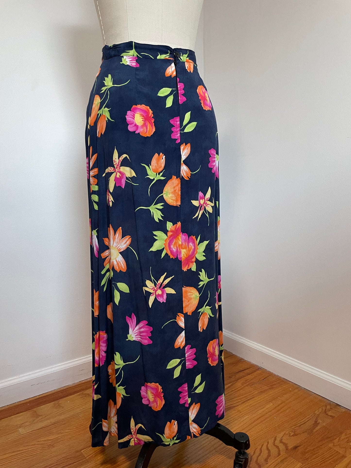 90s Navy Floral Skirt (Small)