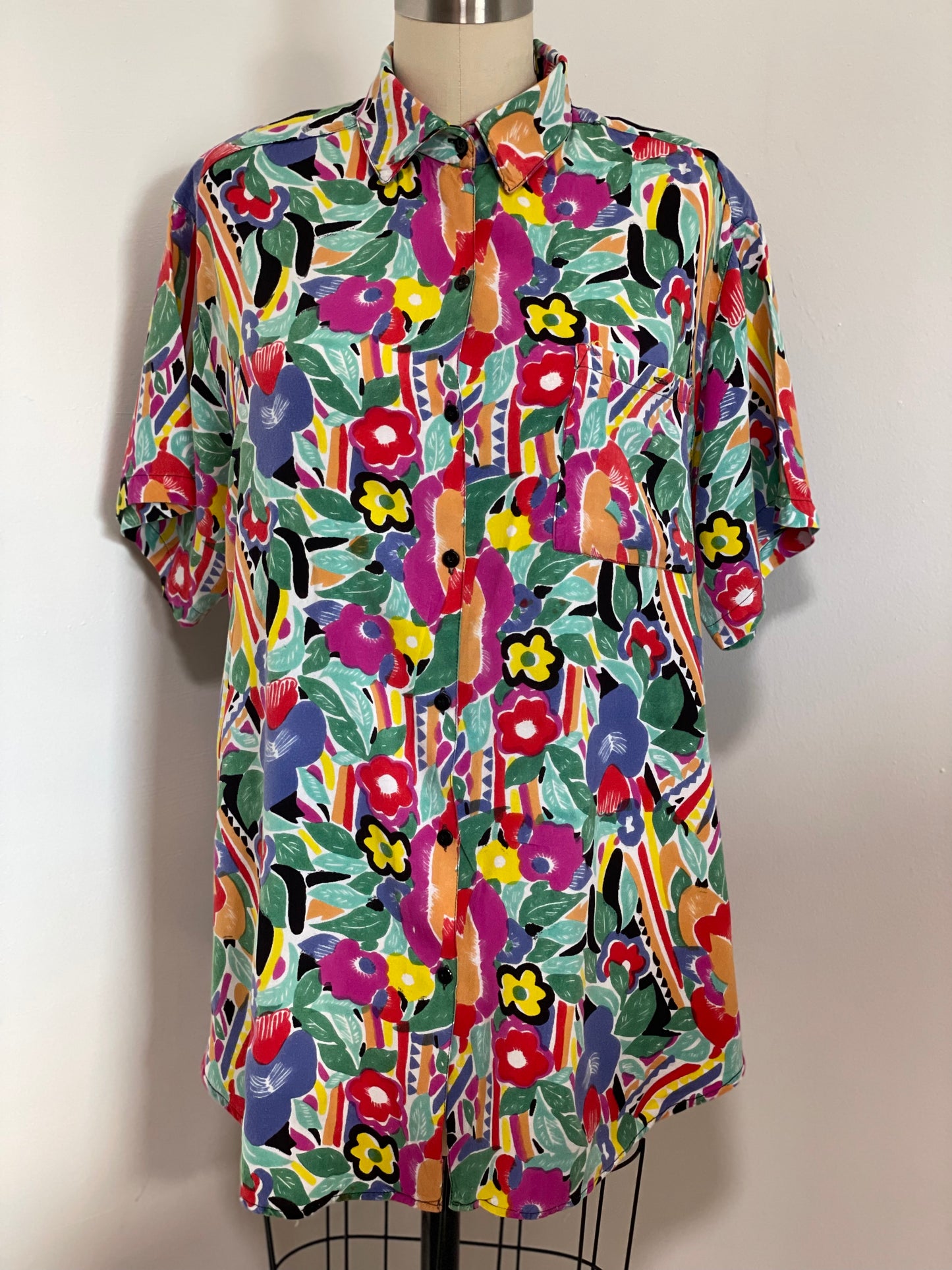 90s Bold Print Floral Blouse (Medium)